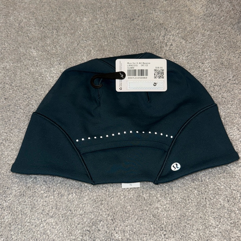 Lululemon run for it all beanie